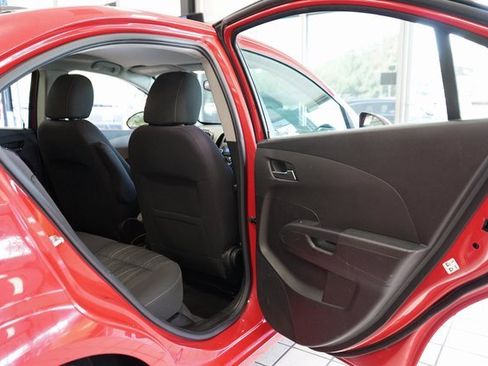 Used 2015 Chevrolet Sonic LT image 38