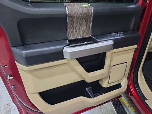 Used 2017 Ford F350 Lariat image 13