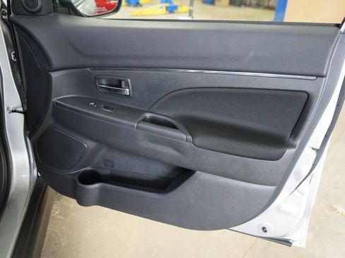 Used 2025 Mitsubishi Outlander Sport ES AWD/4WD image 18