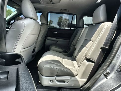 Used 2020 Honda Pilot Touring image 5