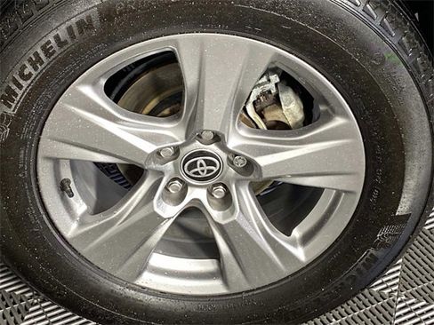 Used 2024 Toyota RAV4 XLE image 30