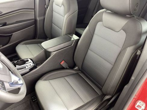 New 2026 Chevrolet Trax LT w/ Driver Confidence Package image 18