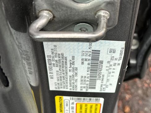 Used 2014 Ford Fusion SE image 25