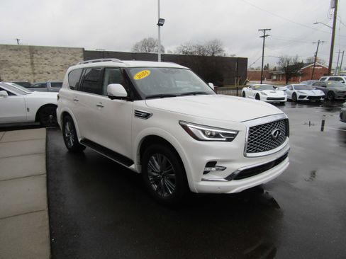 Used 2024 INFINITI QX80 Luxe image 4