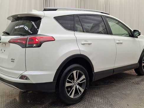 Used 2018 Toyota RAV4 XLE image 3