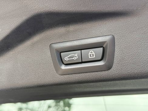 Used 2021 BMW X5 sDrive40i w/ Premium Package RWD image 19