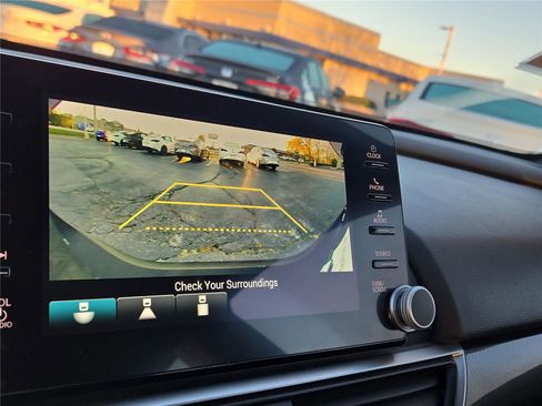 Used 2022 Honda Accord Sport image 7