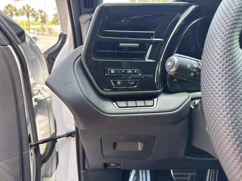 New 2026 Lexus TX 500h AWD image 32