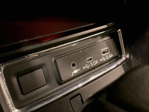 Used 2023 Subaru Ascent Limited AWD/4WD image 34