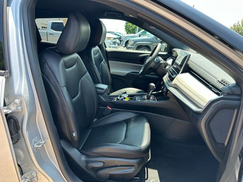 Used 2025 Jeep Compass Limited AWD/4WD image 24