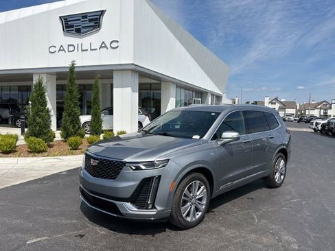 Used 2024 Cadillac XT6 Premium Luxury AWD/4WD image 2