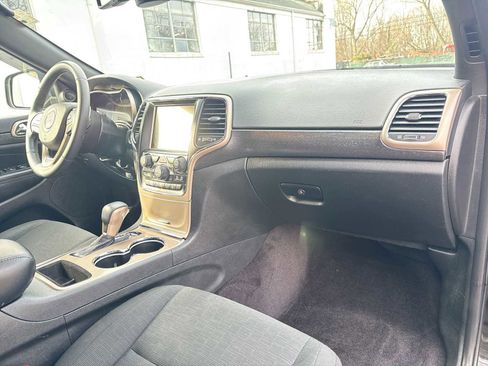 Used 2016 Jeep Grand Cherokee Laredo w/ Quick Order Package 23E image 16