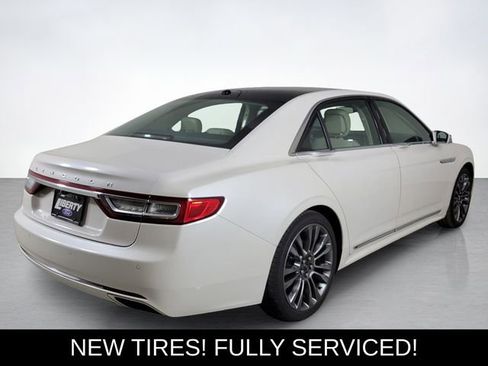 Used 2017 Lincoln Continental Select w/ Climate Package AWD/4WD image 3