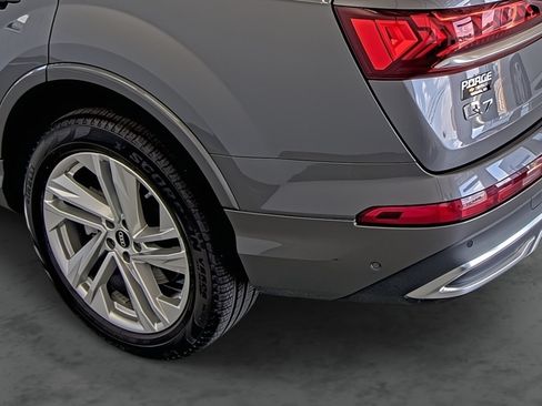 Used 2023 Audi Q7 2.0T Premium w/ Convenience Package AWD/4WD image 9