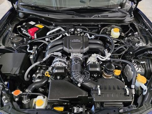 Used 2025 Toyota GR86 Premium w/ ALL Weather Mat Package (TMS) image 24