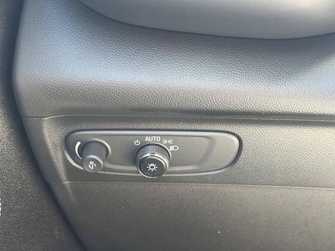 Certified 2023 Buick Envision Essence FWD image 25