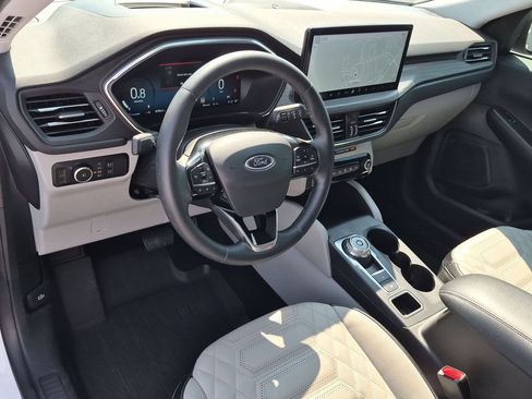 Used 2024 Ford Escape Platinum w/ Premium Technology Package AWD/4WD image 16