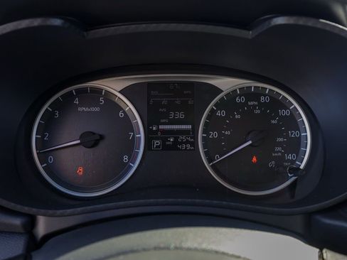 Used 2025 Nissan Versa S w/ Trunk Package image 33