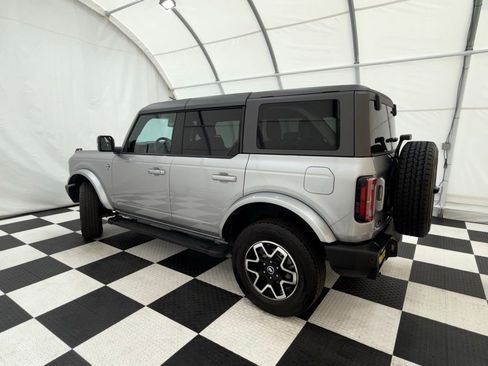 Used 2024 Ford Bronco Outer Banks image 2