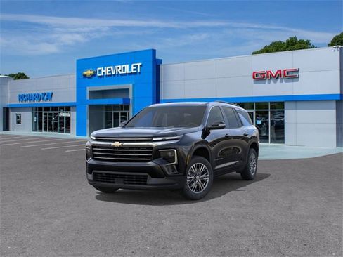 New 2025 Chevrolet Traverse LT w/ LPO, Floor Liner Package image 8