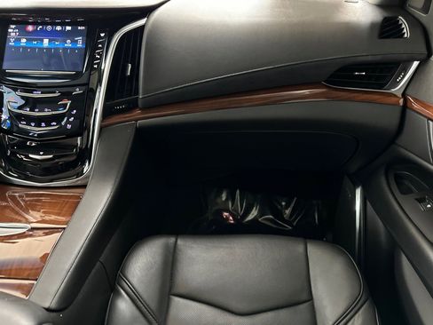 Used 2018 Cadillac Escalade Premium Luxury image 29