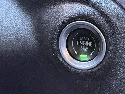 Used 2021 GMC Sierra 1500 Elevation w/ Preferred Package image 16