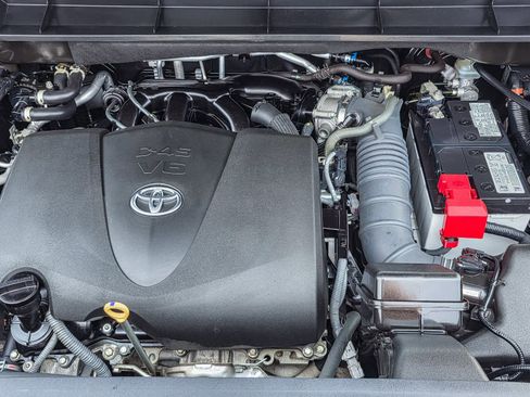 Used 2022 Toyota Highlander XLE image 22