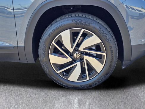 Used 2025 Volkswagen Atlas SE AWD/4WD image 6