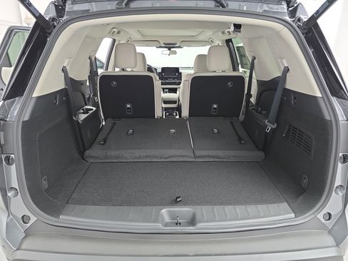 New 2025 Nissan Pathfinder SV image 13