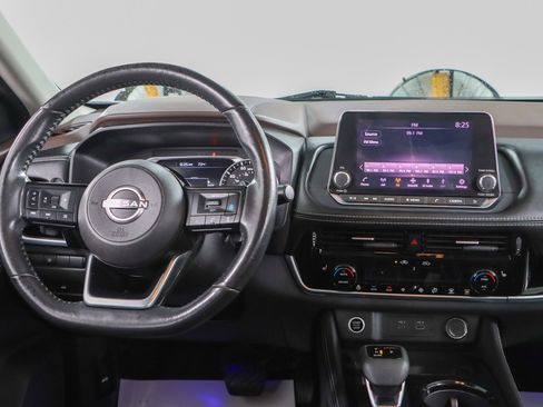 Used 2022 Nissan Rogue SL FWD image 17
