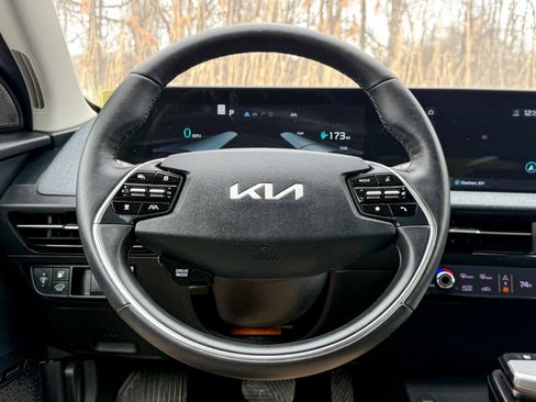 Used 2022 Kia EV6 Wind image 37