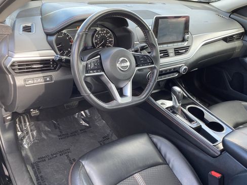 Used 2025 Nissan Altima 2.5 SR image 14