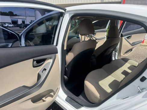 Used 2016 Hyundai Elantra SE FWD image 12