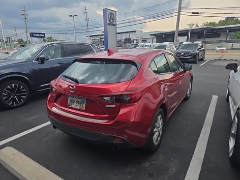 Used 2015 MAZDA MAZDA3 i Touring w/ Technology Package FWD image 3