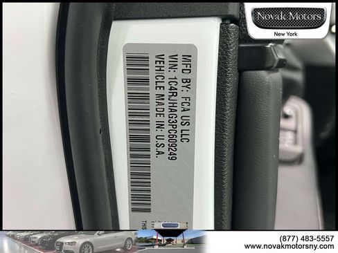 Used 2023 Jeep Grand Cherokee Altitude AWD/4WD image 20