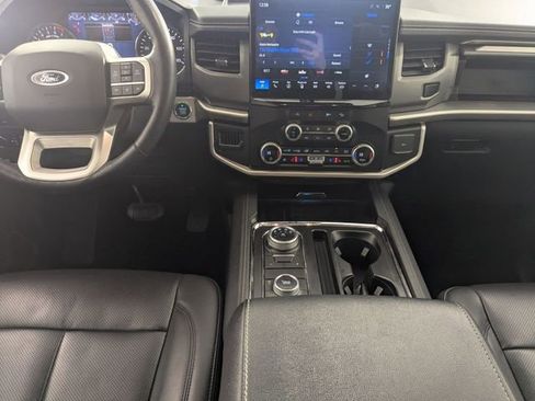 Used 2024 Ford Expedition Max XLT image 26