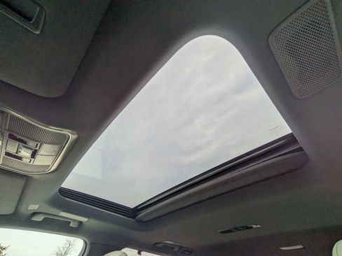 Used 2023 Lexus LX 600 4WD w/ Luxury Package image 15