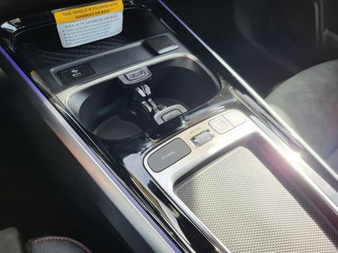 New 2025 Mercedes-Benz GLB 250 4MATIC image 28