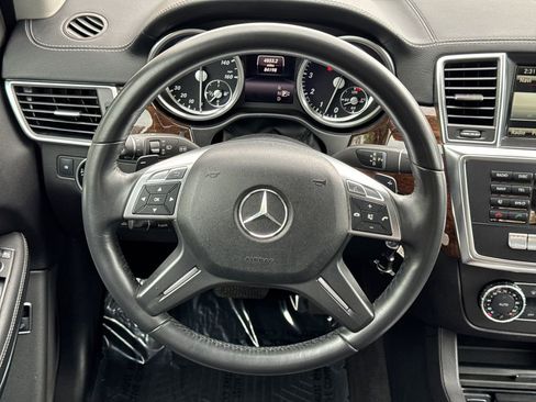 Used 2014 Mercedes-Benz GL 450 4MATIC image 24