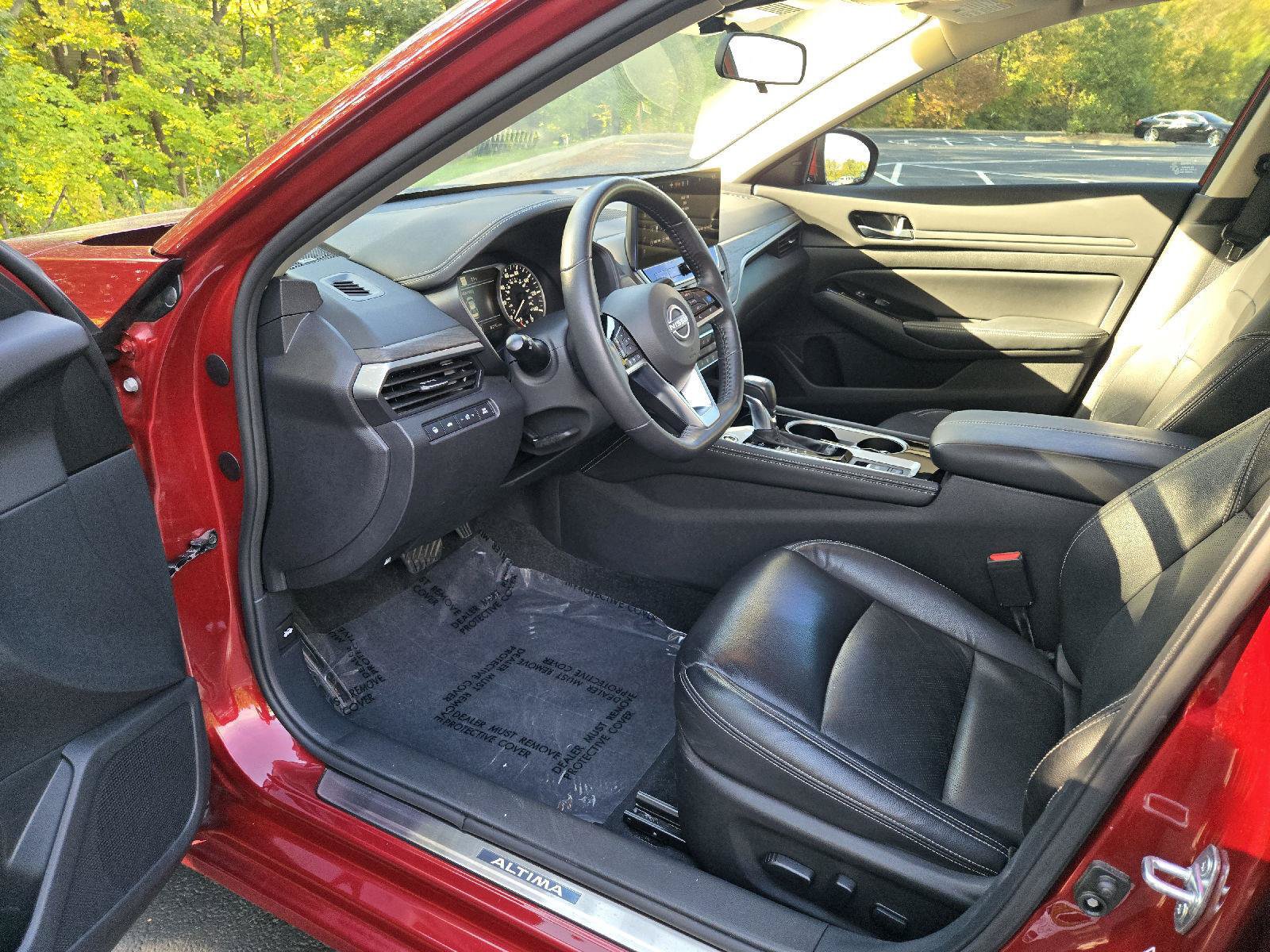 Used 2024 Nissan Altima 2.5 SL AWD/4WD image 11