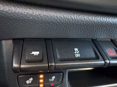 Used 2017 Chevrolet Colorado Z71 image 32