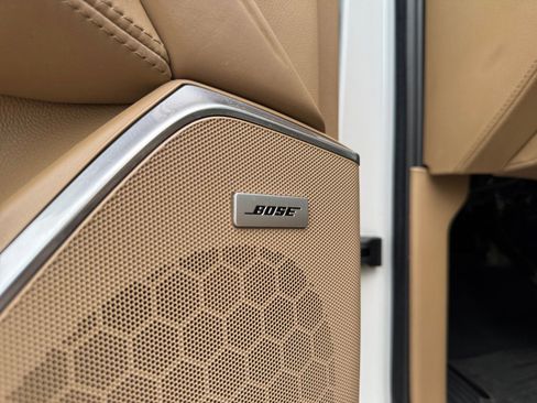 Used 2018 Cadillac Escalade Platinum AWD/4WD image 23