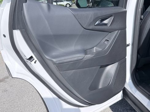 Used 2026 Chevrolet Equinox LT w/ Convenience Package II FWD image 31
