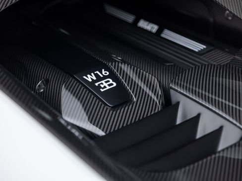 Used 2021 Bugatti Chiron Pur Sport image 57