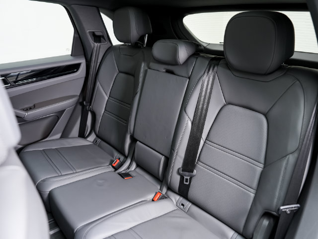 Certified 2020 Porsche Cayenne AWD/4WD image 24