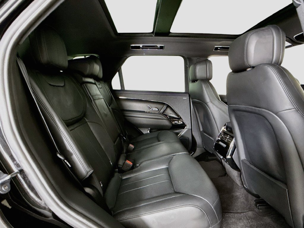 Used 2023 Land Rover Range Rover Sport SE AWD/4WD image 15