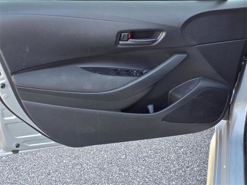 Certified 2025 Toyota Corolla LE image 28