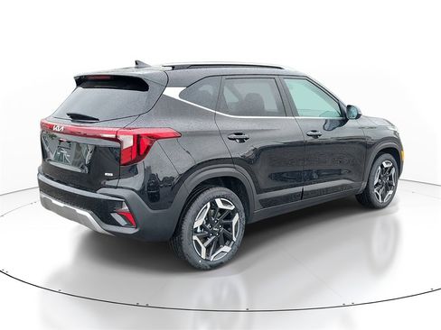 New 2025 Kia Seltos SX w/ SX Sunroof Package image 3