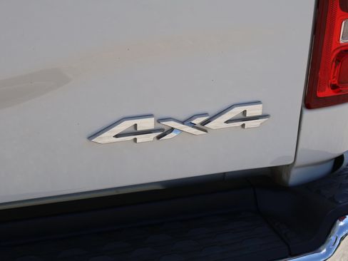 Used 2022 RAM 2500 Laramie AWD/4WD image 10