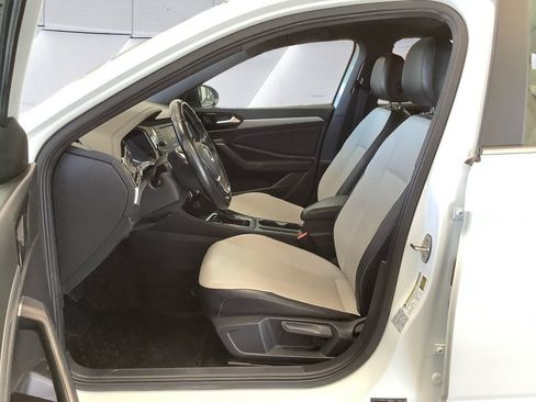 Used 2019 Volkswagen Jetta R-Line image 7